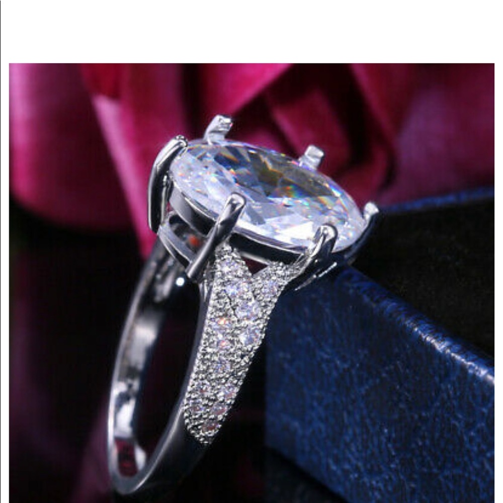 Luxury 925 Silver Oval Cut White Sapphire Ring New - Picture 3 of 6